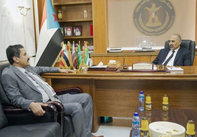 الزُبيدي يطمئن على استقرار الأوضاع في محافظة شبوة