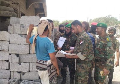 وحدة حماية الأراضي توقف عددا من مصانع البُلك في عدن