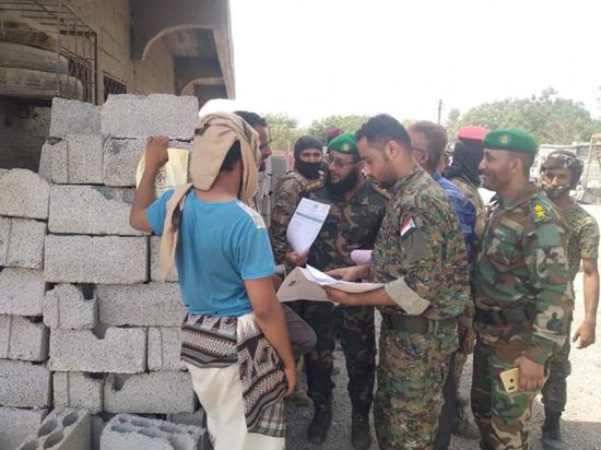 وحدة حماية الأراضي توقف عددا من مصانع البُلك في عدن