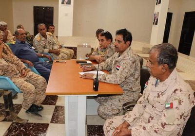 قائد الأول مشاة بحري بسقطرى يوجه بتعزيز اليقظة والانضباط