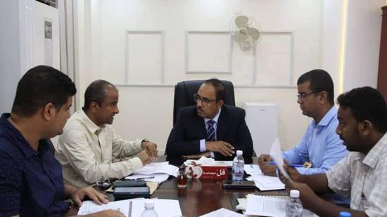 محافظ حضرموت يقرر تنفيذ حملات لتحسين مدينة المكلا