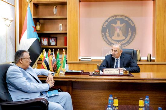 الزبيدي يبحث جهود تعزيز الأنظمة الجمركية