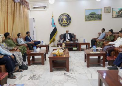 الزُبيدي يثمن دور شباب الضباط لترسيخ أمن حضرموت