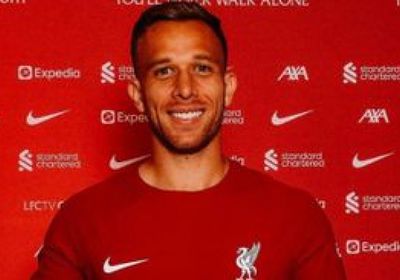 رسميا.. ليفربول يضم لاعب وسط يوفنتوس