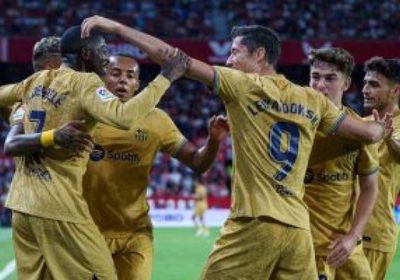 برشلونة يفوز بثلاثية على إشبيلية 