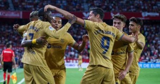 برشلونة يفوز بثلاثية على إشبيلية 