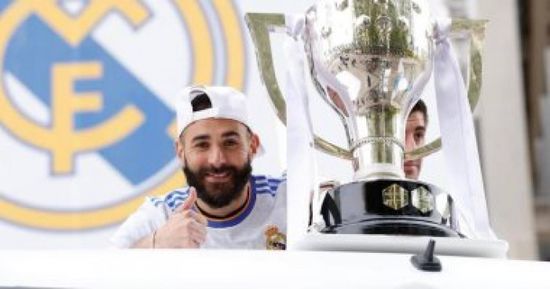 تعطل حسابات كريم بنزيما بشكل مفاجئ