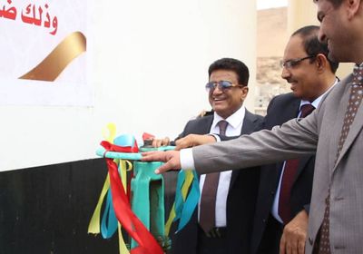 محافظ حضرموت يدشن مشروع خزانين نفطيين