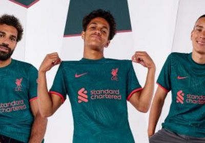 ليفربول يكشف عن قميصه الثالث