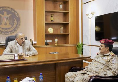 الزُبيدي يوجه وزارة الدفاع برفع جاهزية القوات
