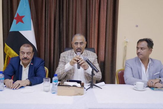 الرئيس الزُبيدي يتعهد بزيارة حضرموت لتفقد احتياجاتها