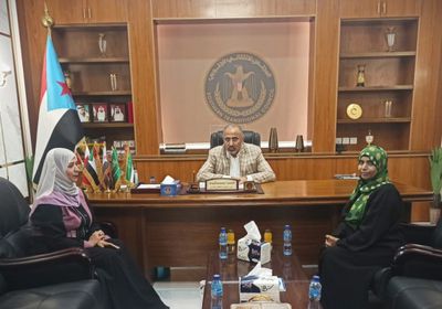 رئيس الانتقالي يناقش سبل تطوير الجهاز المركزي للإحصاء