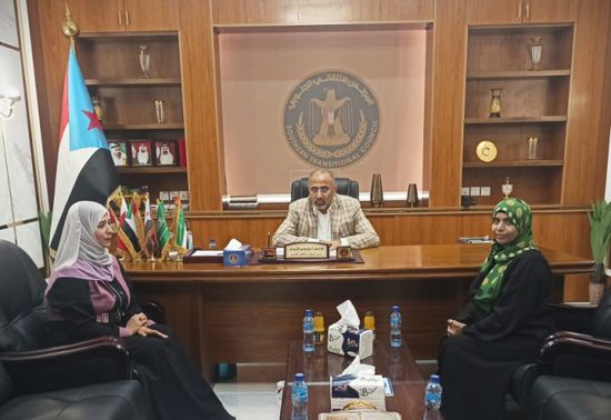 رئيس الانتقالي يناقش سبل تطوير الجهاز المركزي للإحصاء