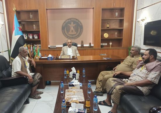 الرئيس الزُبيدي يبحث التنسيق بين الشرطة العسكرية والألوية في لحج