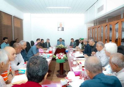 محافظ عدن يأمر بإخلاء مباني من مقتحميها