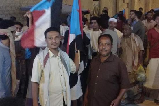 للمطالبة بطرد مليشيا الإخوان.. توافد المتظاهرون السلميون إلى القطن