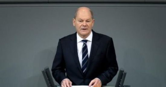 المستشار الألماني: الملكة إليزابيث امرأة كتبت التاريخ