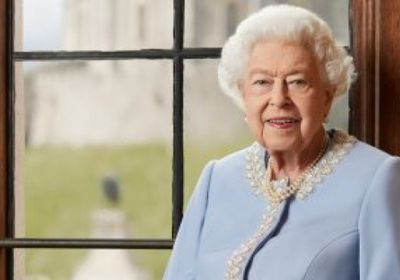 سلطنة عمان تنكس إعلامها تضامنًا مع بريطانيا