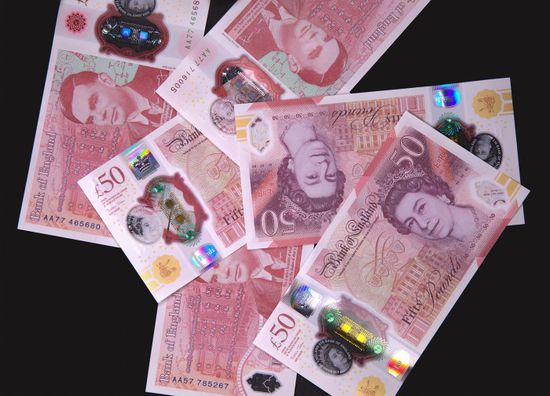 بريطانيا تخطط لوضع صورة تشارلز على العملات محل الراحلة