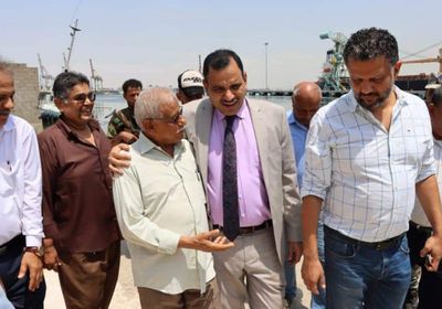 وزير الزراعة يزور حراج الدوكيارد في مديرية المعلا