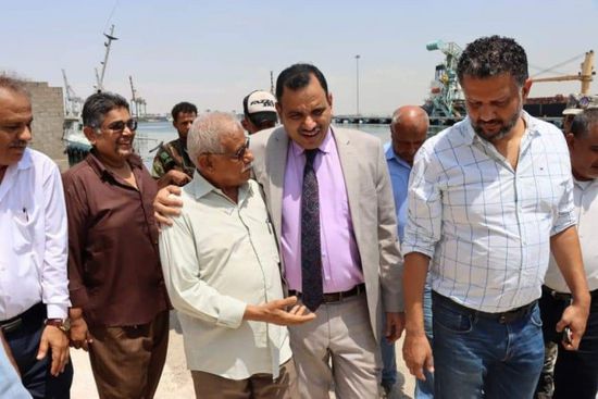 وزير الزراعة يزور حراج الدوكيارد في مديرية المعلا