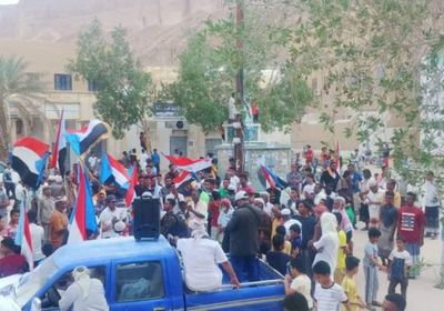 ترحيل فوري لقوات العسكرية الأولى.. تظاهرة شعبية في وادي حضرموت