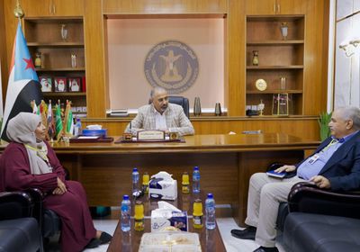 الرئيس الزُبيدي يطلع على نشاط قطاع السكان بوزارة الصحة