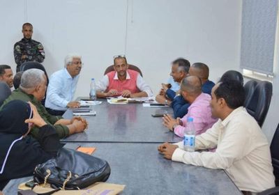 "مياه عدن" تناقش سبل تحسين خدماتها بالمنطقة الأولى