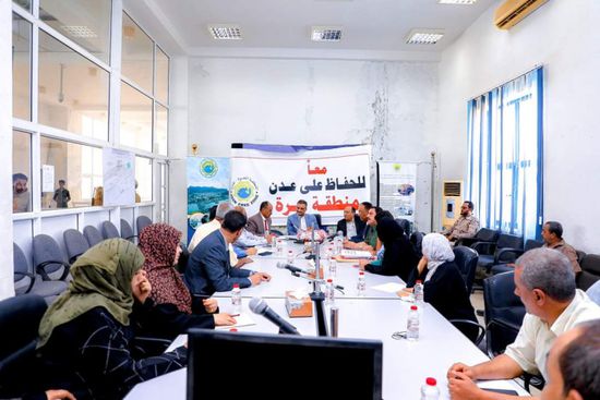 محافظ عدن يكشف عن جهود لاستئناف نشاط المنطقة الحرة