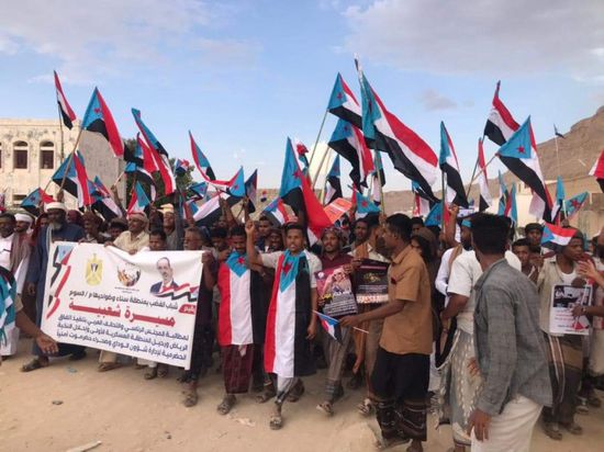 جماهير سناء تنضم إلى حراك وادي حضرموت لتنفيذ اتفاق الرياض (صور)