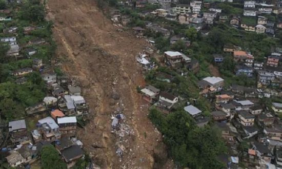 مصرع 14 شخصا إثر انهيار أرضي في نيبال