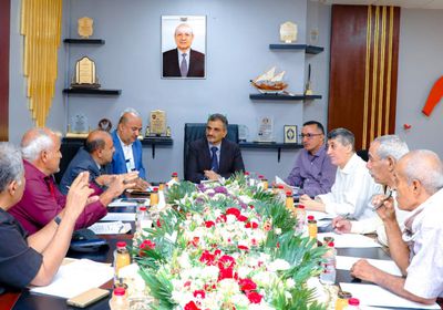 محافظ عدن يوجه باعتماد موازنة تشغيلية لمؤسسة النقل البري