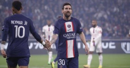 سان جيرمان يتقدم بهدف على ليون بالشوط الأول