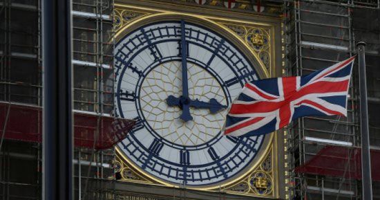 ساعة بيج بن تحرج الحكومة البريطانية أثناء تكريم إليزابيث