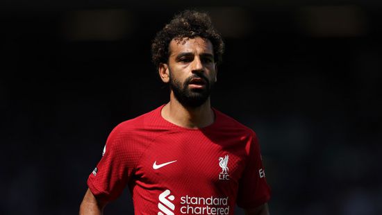 محمد صلاح يثير جدلًا واسعًا بسبب الملكة إليزابيث