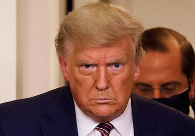 ساروا على سجادة غرفته.. ترامب ينتقد التحقيقات الفيدرالي