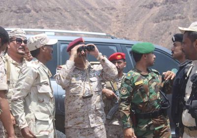 اللواء التميمي يتفقد مواقع عسكرية غرب حضرموت