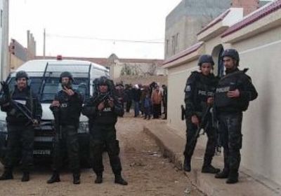 تونس تجمد أموال وموارد أكثر من 40 شخصًا