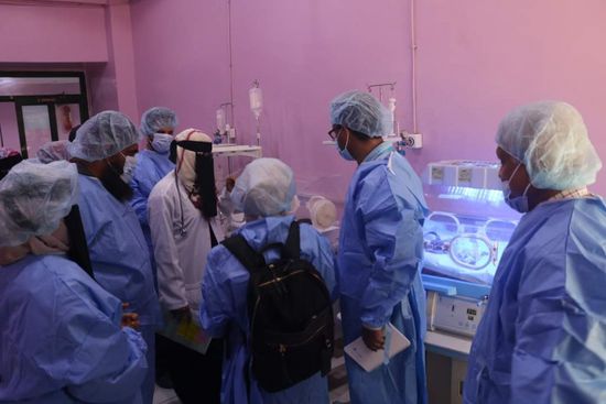 وفد يونيسف يتفقد مستوى خدمات مستشفى الصداقة في عدن