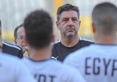 أول تعليق من فيتوريا على استبعاد محمد عواد من منتخب مصر