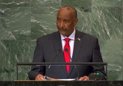 البرهان يتعهد بالتحول الديمقراطي في السودان