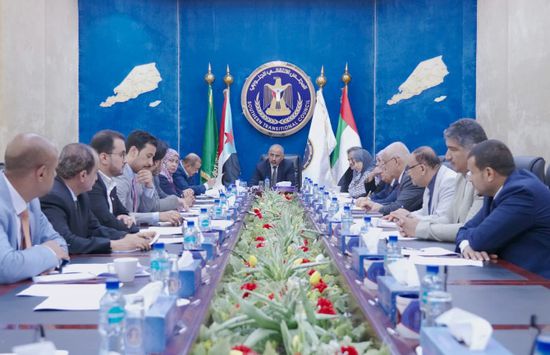 رئاسة الانتقالي تطالب الحكومة بدعم خطط "الكهرباء"