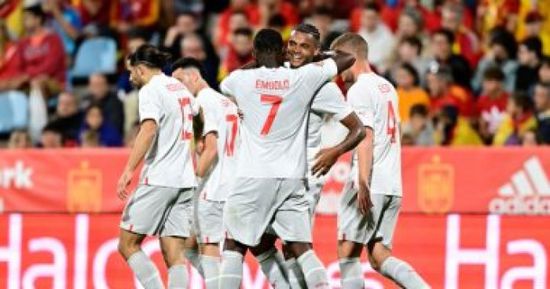 سويسرا تتغلب على إسبانيا في الشوط الأول