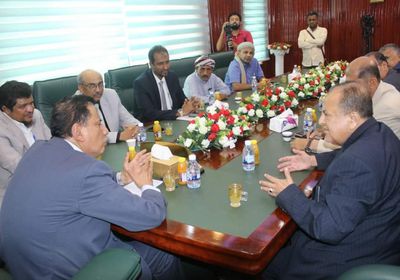 فريق الحوار الجنوبي يلتقي محافظ المهرة