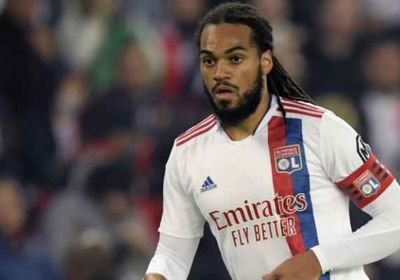 شباب أهلي دبي يضم لاعب ليون الفرنسي