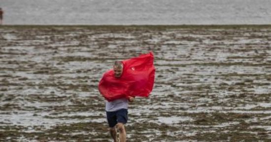 إعصار يدمر أحد مستشفيات أمريكا