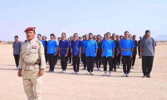 خلال زيارة ميدانية.. انتقالي شبوة يتفقد معسكر الشبيكة