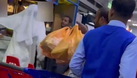 الأمن يتحرك.. كويتي يعتدي بالضرب على وافد