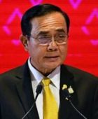 المحكمة الدستورية تقضي ببقاء رئيس وزراء تايلاند بمنصبه