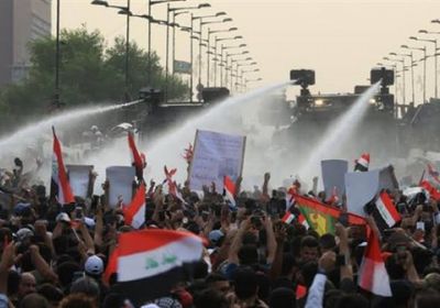 مواجهات بين قوات مكافحة الشغب والمتظاهرين العراقيين